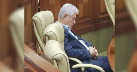 Au obosit de la „atâta” muncă! Deputații au plecat în vacanță